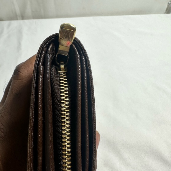 Louis Vuitton Wallet - Picture 9 of 11